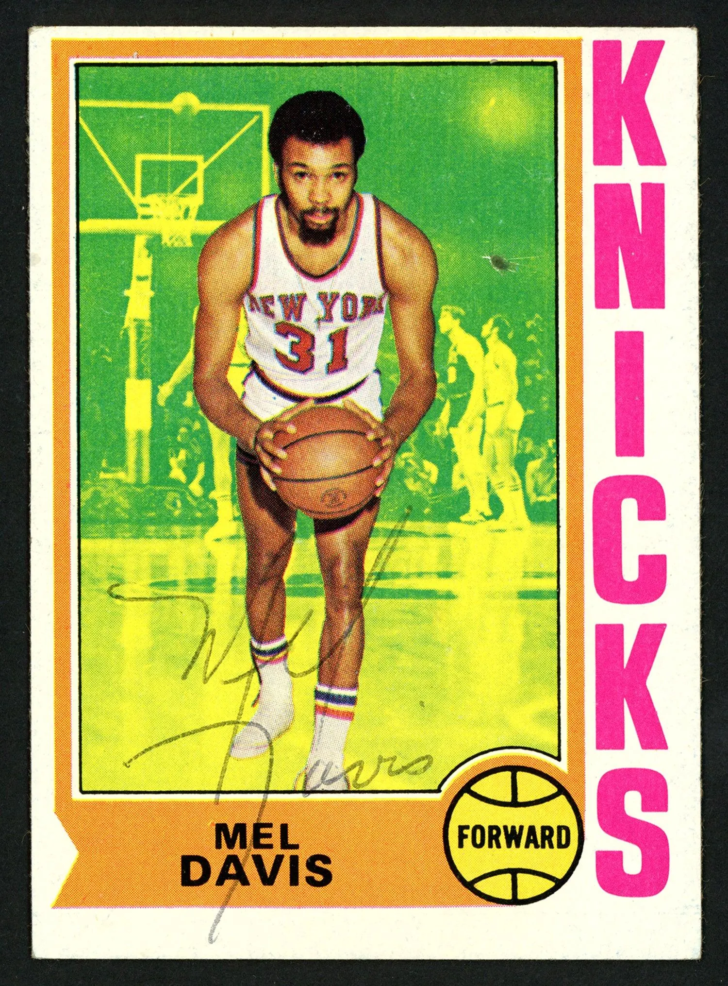 Mel Davis Autographed 1974-75 Topps Card #43 New York Knicks SKU #150055